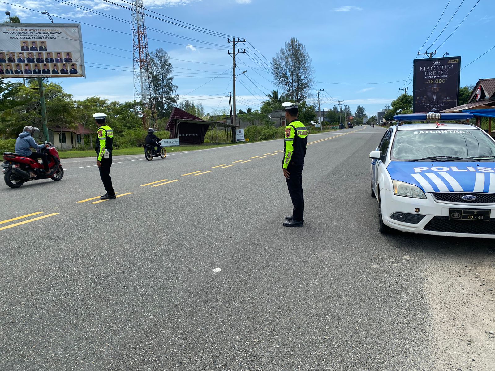 Patroli Rutin Satlantas Polres Aceh Jaya Berikan Edukasi Tertib Lalu Lintas Kepada Pengendara