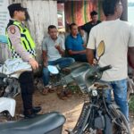 Bhabinkamtibmas Polsek Setia Bakti Sampaikan Himbauan Harkamtibmas Untuk Menjaga Kondusivitas Wilayah