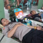Personel Polres Aceh Timur Ikuti Donor Darah di HUT TNI Ke-79