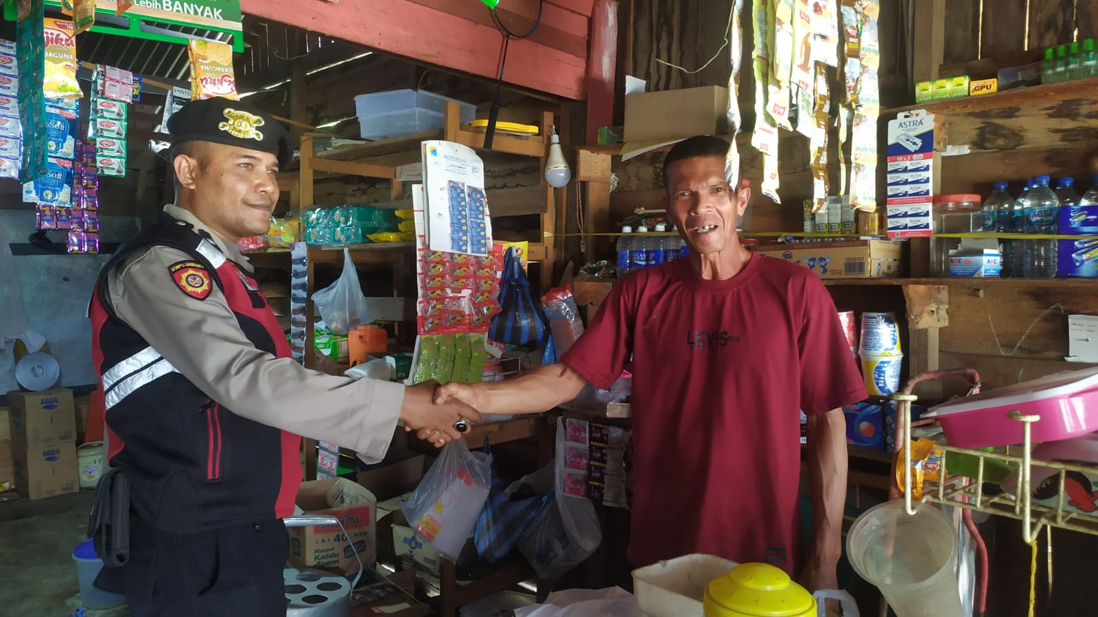 Polsek Jaya Laksanakan Patroli dan Berikan Himbauan Kamtibmas Kepada Masyarkat