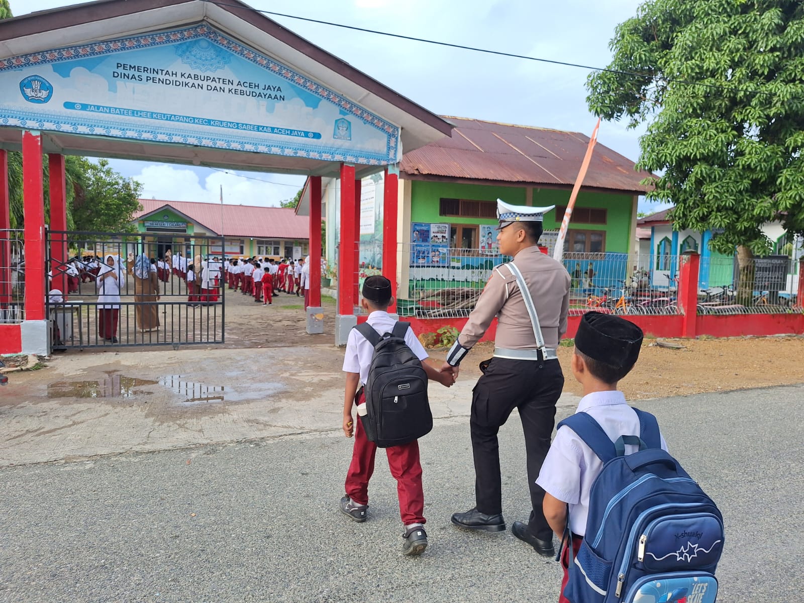Polantas Polres Aceh Jaya Hadir dalam Kegiatan Strong Point Pagi