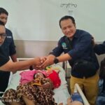 Pengurus PW IWO Aceh Jenguk Ibunda Anggota IWO Aceh Barat