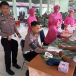 Personel Polres Aceh Selatan Ikuti Donor Darah dalam Rangka HUT ke-79 Persit Kartika Chandra Kirana