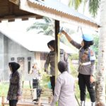 Meraih Keberkahan di bulan Ramadhan, Polres Aceh Timur Bedah Rumah Warga
