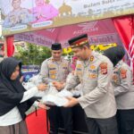 Berbagi Berkah Ramadhan, Polres Lhokseumawe Bagikan 700 Paket Takjil untuk Masyarakat