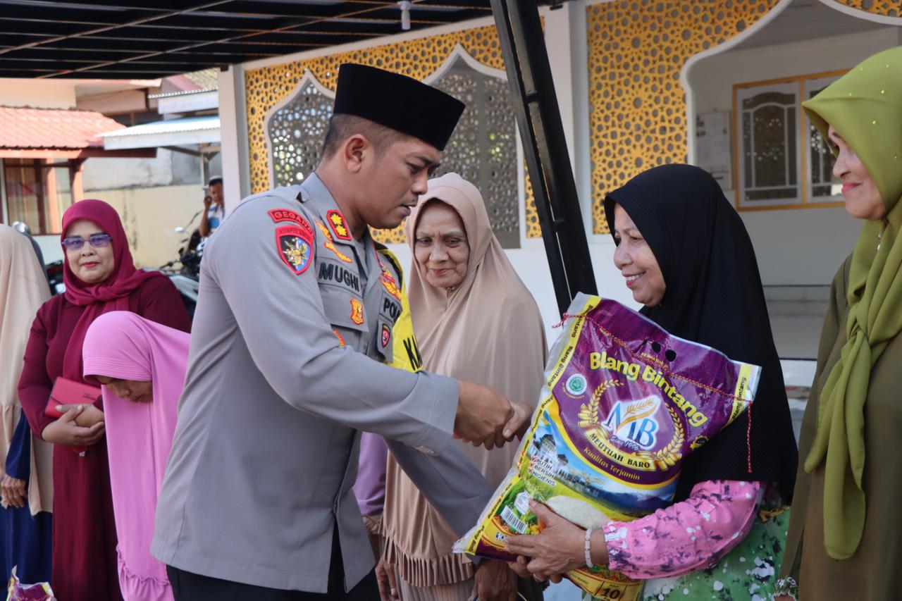 Polres Aceh Selatan Salurkan Zakat Fitrah ke Masyarakat yang Berhak Menerima