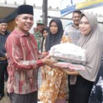 Wakil Bupati Buka Kegiatan Pasar Murah di Kluet Tengah