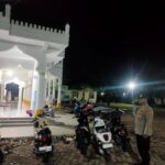 Dimalam Terakir Ramadhan, Polsek Samadua Tetap Lakukan Pengamanan Sholat Tarawih