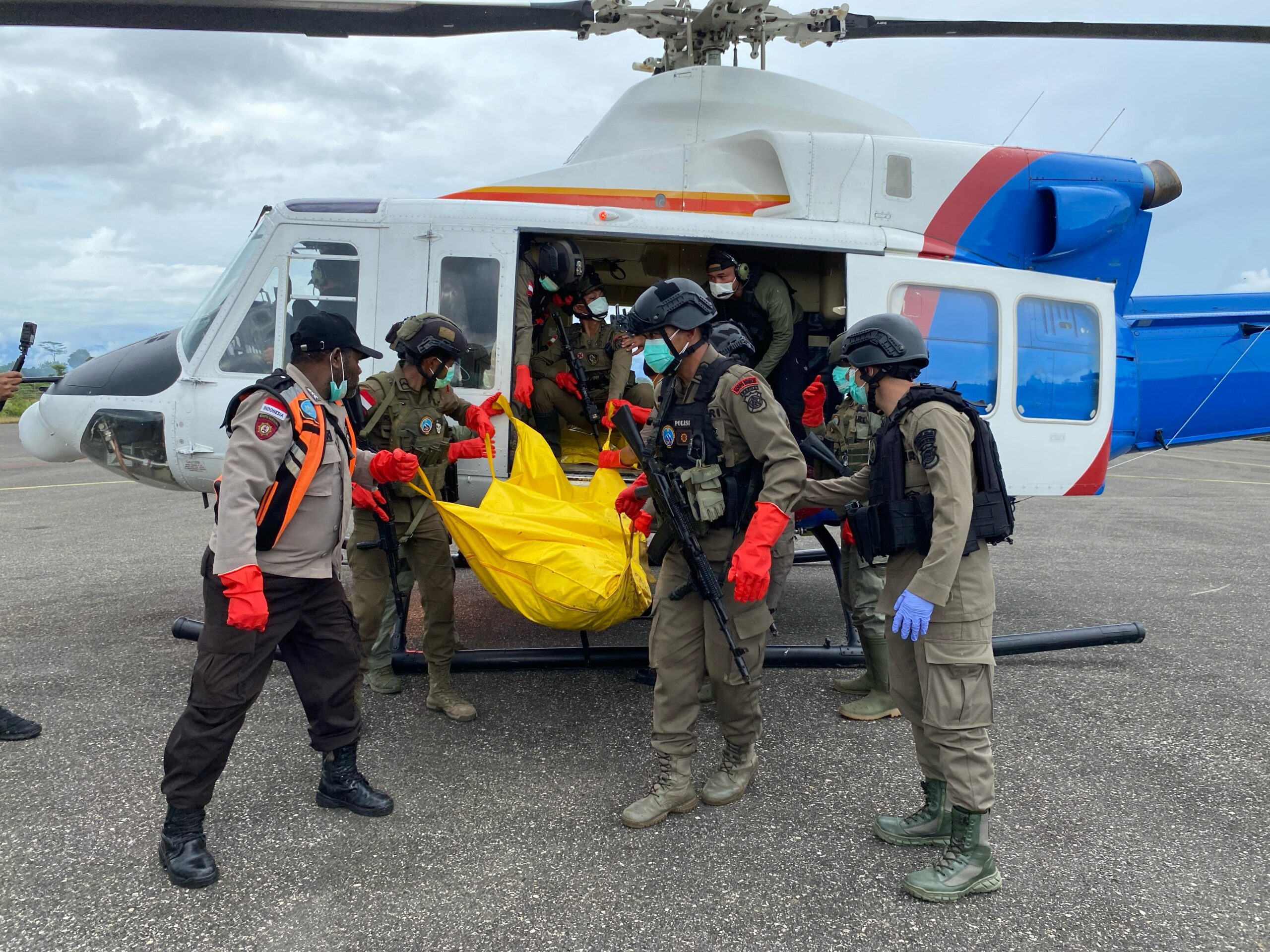 Dua Jenazah Korban KKB Berhasil Dievakuasi ke RSUD Dekai, Ops Damai Cartenz Tegaskan Proses Identifikasi dan Pengejaran Terus Berjalan