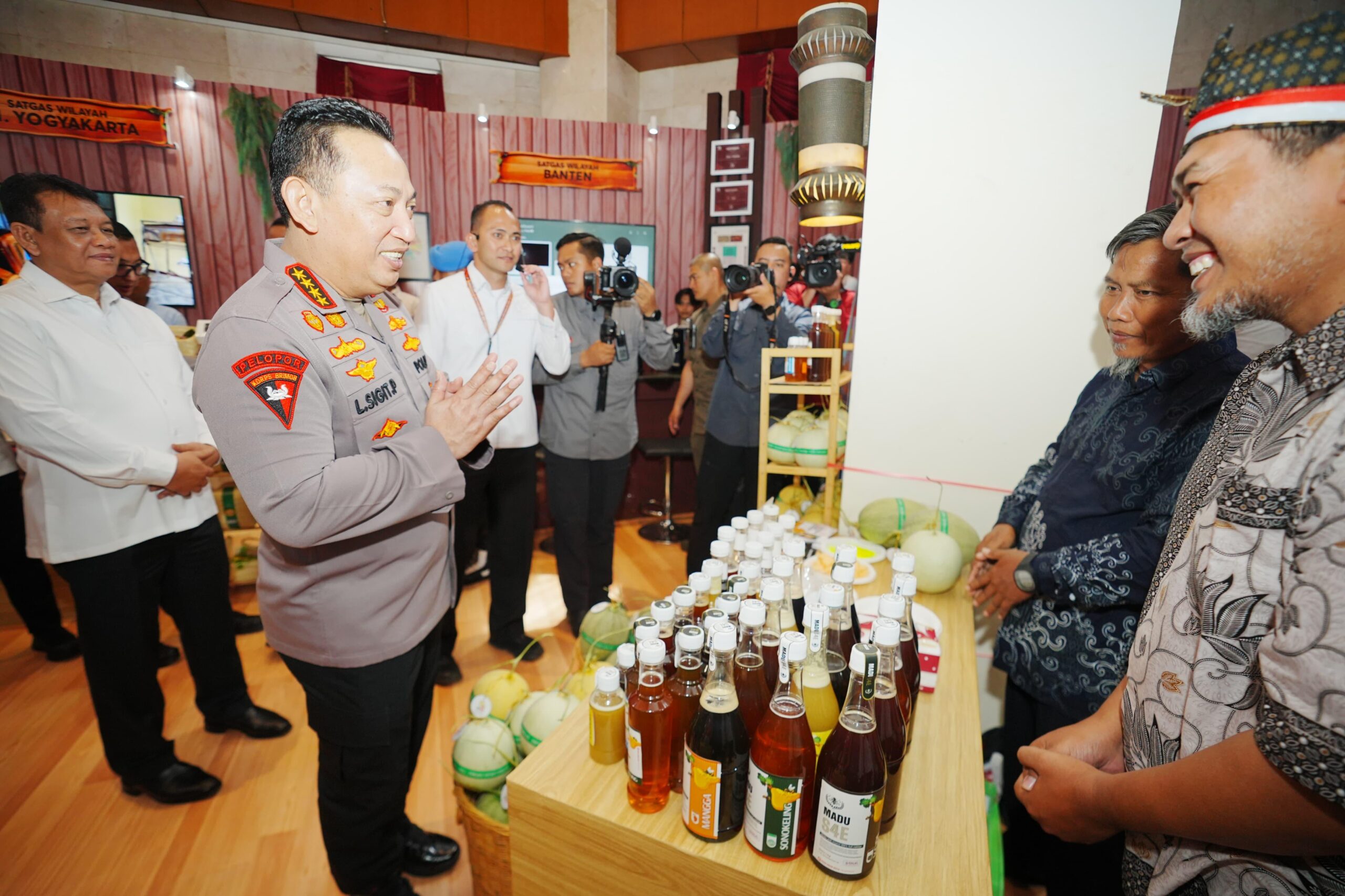 Buka Rakernis Densus 88, Kapolri Kunjungi Stan Usaha Eks Narapidana Teroris