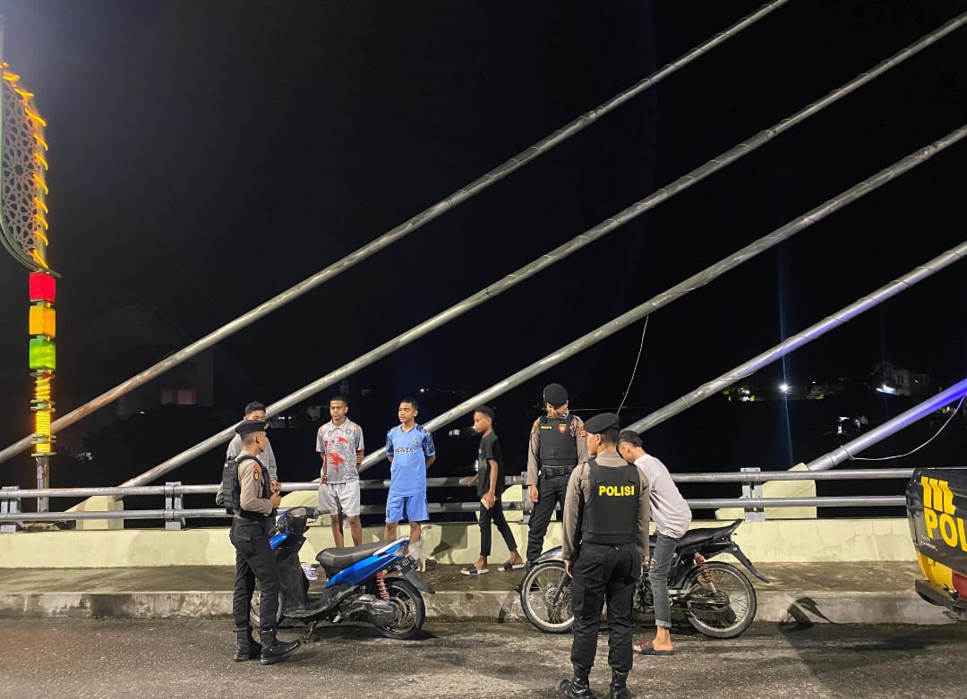 Antisipasi Kriminalitas, Personel Sat Samapta Polres Aceh Selatan Lakukan Patroli Malam di Lokasi Rawan