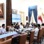 Presiden bersama Wapres Pimpin Rapat Terbatas di Istana Merdeka
