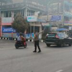 Wujudkan Jalan Aman dan Tertib, Polsek Tapaktuan Aktif di Jam Sibuk Pagi Hari