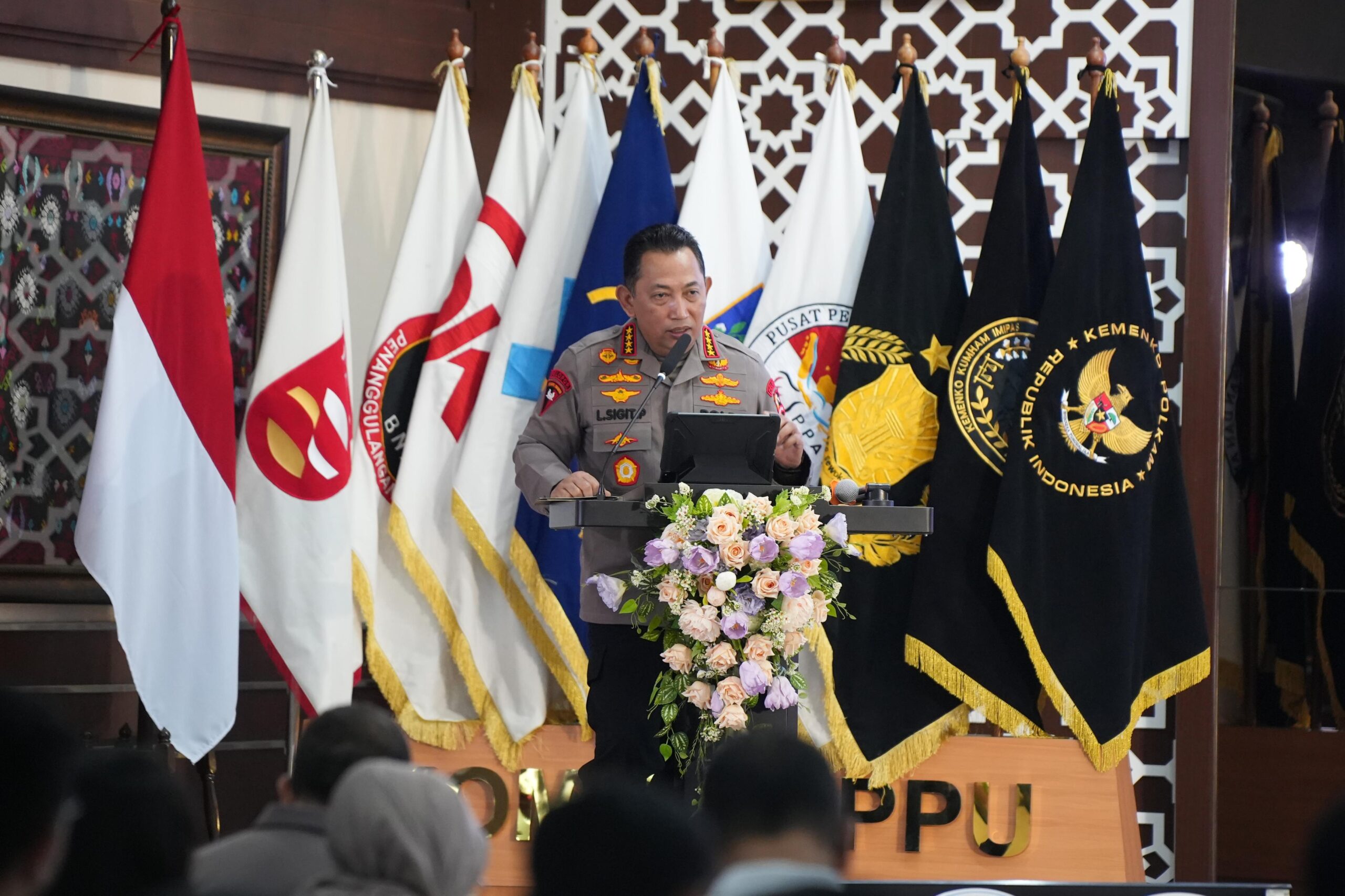 Kapolri Hadiri Promensisko TPPU & TPPT: Komitmen Perangi Kejahatan Siber