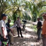 Dengarkan Aspirasi Warga, Bhabinkamtibmas Polsek Kluet Timur Ngopi Bareng