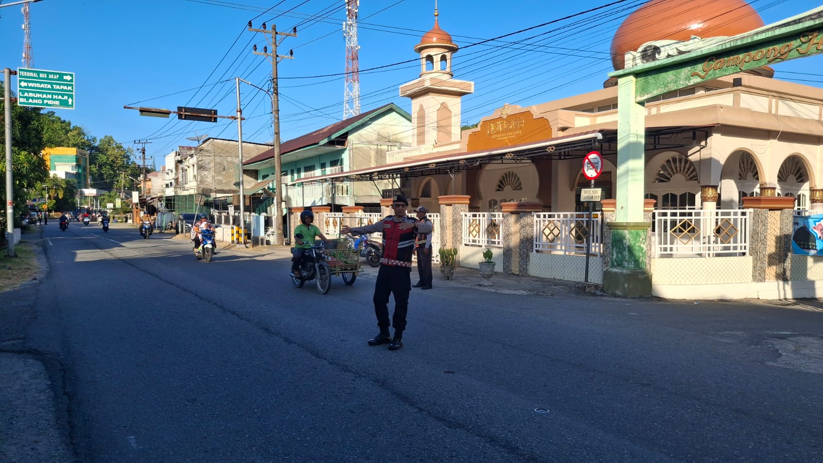 Sat Samapta Polres Aceh Selatan Siaga Pagi, Atur Lalin di Titik Rawan Macet