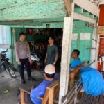 Melalui Sambang Bhabinkamtibmas Polsek Labuhanhaji Timur Dekatkan Diri dengan Warga