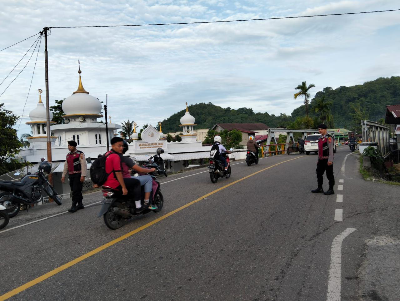 Sat Samapta Polres Aceh Selatan Strong Point Hindari Kemacetan Lalu Lintas