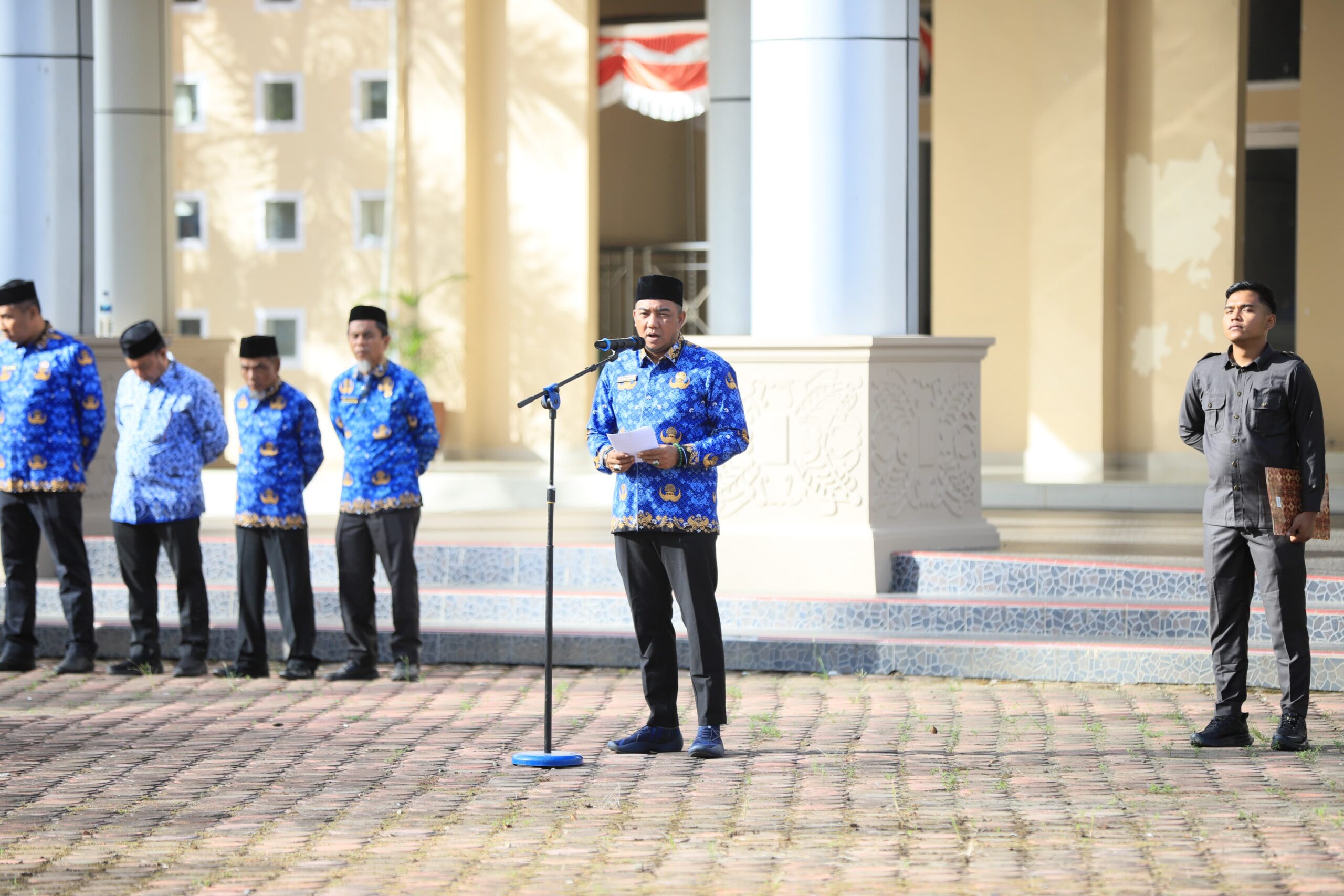 Pimpin Apel Hari Kesadaran Nasional, Wabup Raja Sayang Tegaskan Sanksi bagi ASN Tidak Disiplin