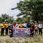 Sambut Hari Bhayangkara, Polda Aceh Gelar Aksi Bersih Pantai di Ulee Lheue