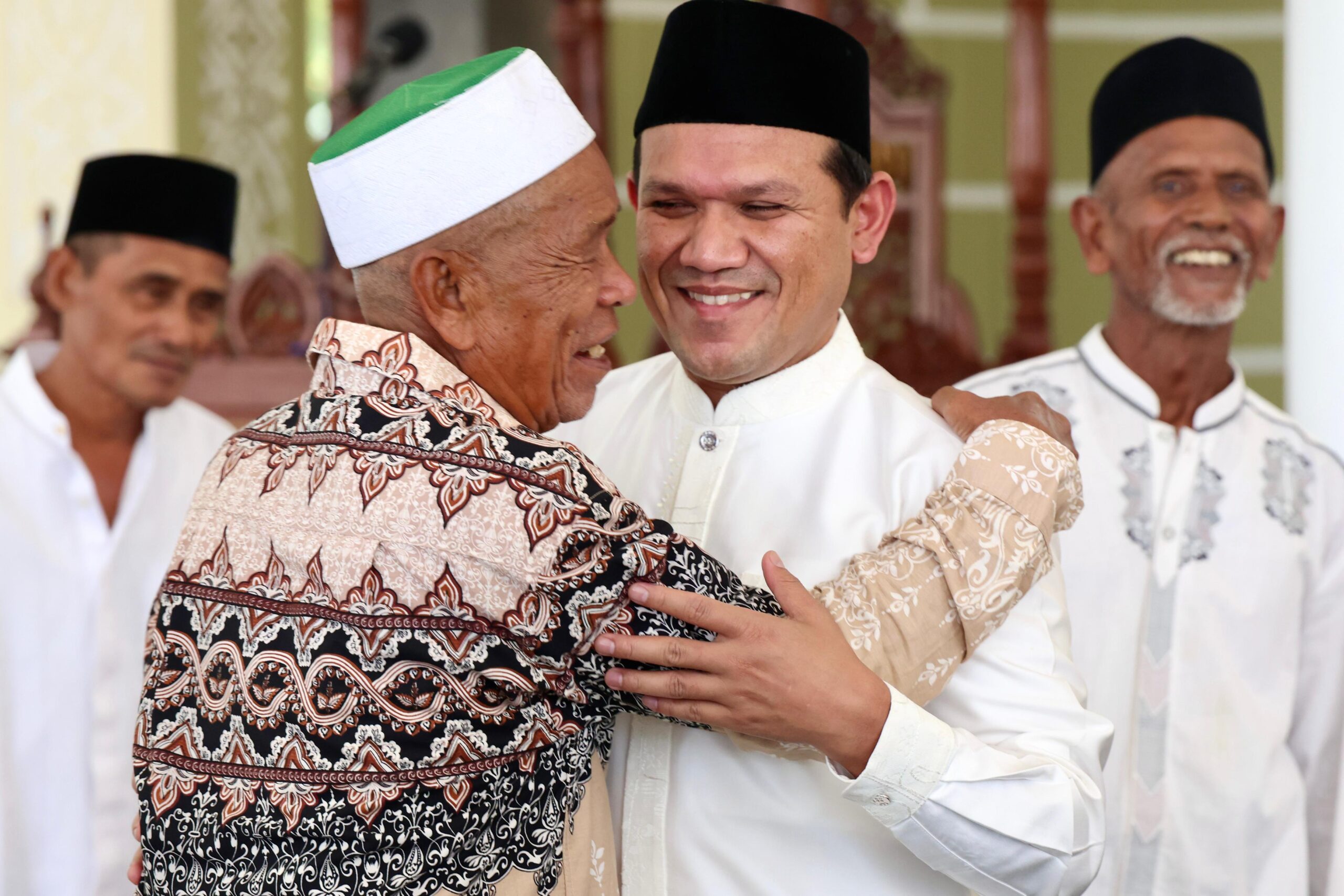 Kembali dari Tanah Suci, Wagub Fadhlullah Disambut Hangat Warga Kampung Halaman