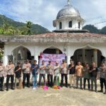Semangat Hari Bhayangkara Ke-79, Polsek Kluet Utara Gelar Bakti Sosial di Masjid Al-Munawarah
