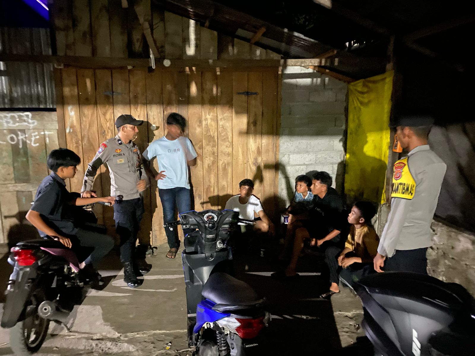 Patroli Malam Polsek Labuhanhaji Timur, Antisipasi Kejahatan dan Himbau Remaja Jaga Kamtibmas