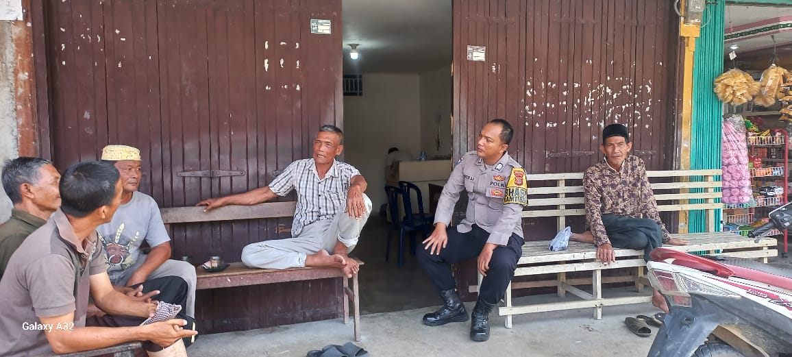 Melalui Sambang, Bhabinkamtibmas Polsek Kluet Utara Pererat Silaturahmi dan Serap Aspirasi Masyarakat