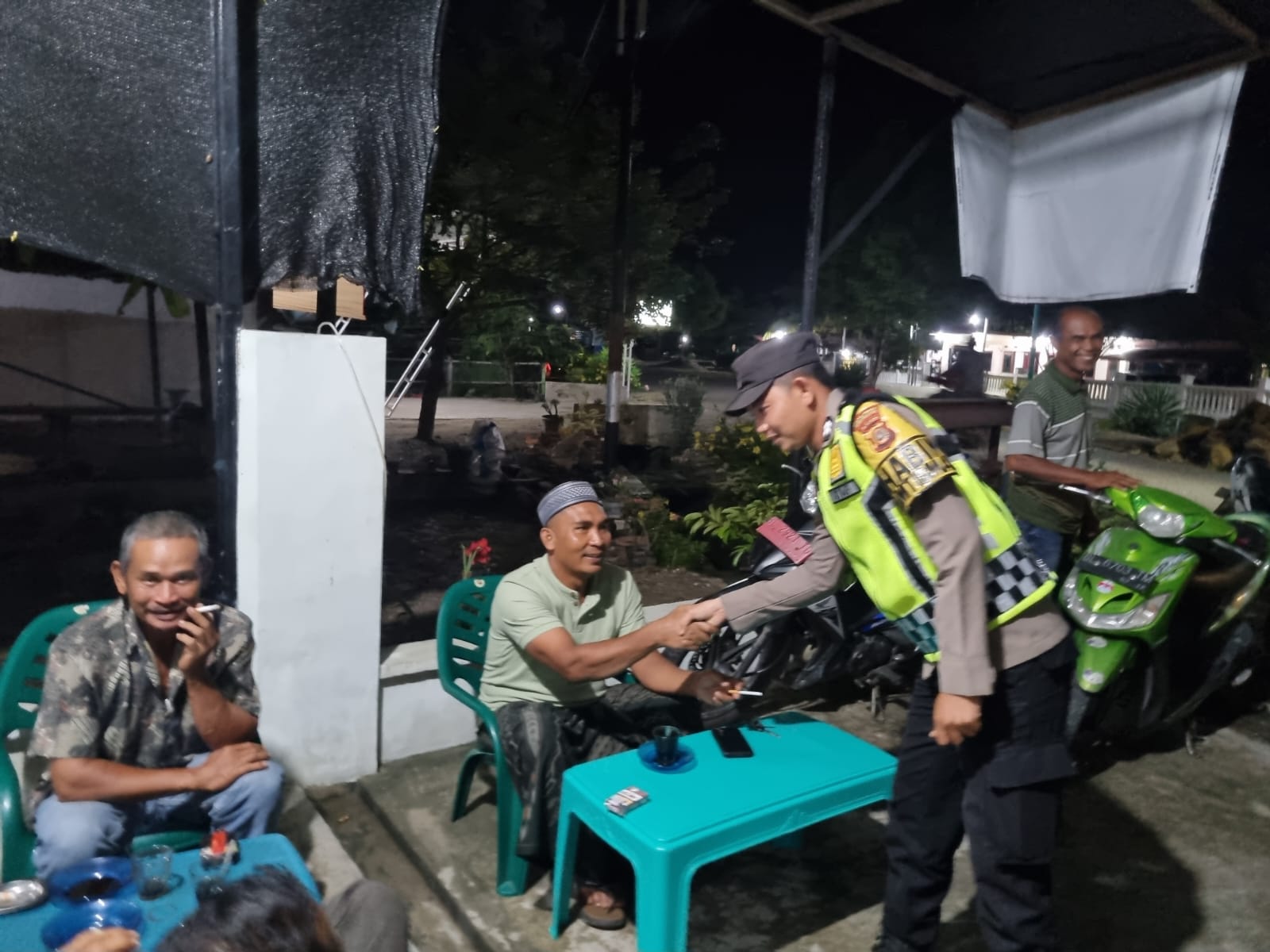 Personel Kluet Timur Lakukan Patroli Malam jaga Kondusifitas Wilayah