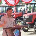 Wagub Fadhlullah Distribusikan Traktor dan Pompa Air ke 3 Kabupaten, Tegaskan Arahan Presiden