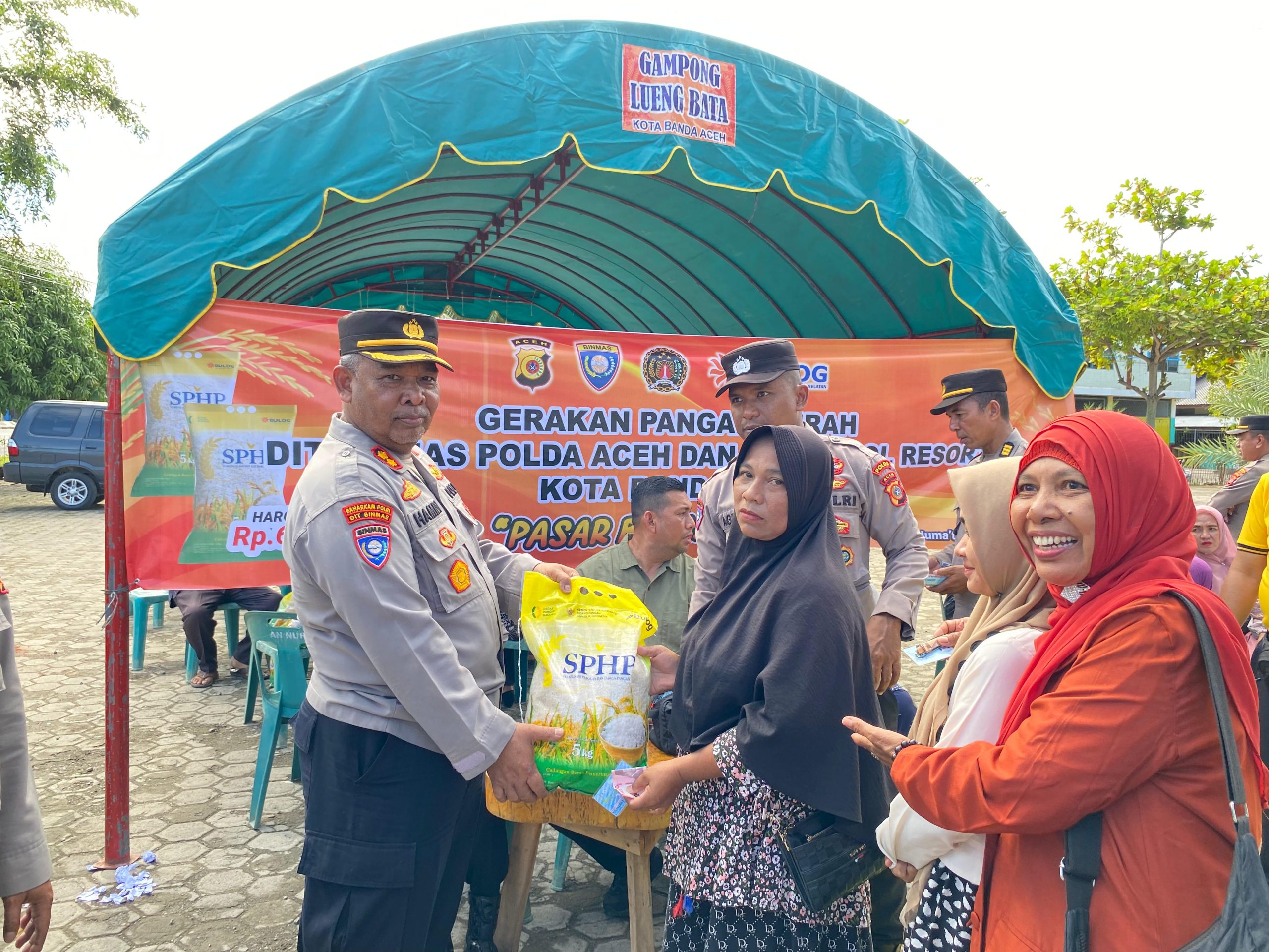 Ditbinmas Polda Aceh Salurkan 1,5 Ton Beras Murah untuk Masyarakat