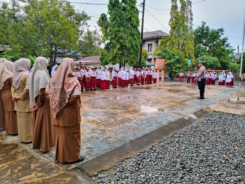 Satlantas Aceh Selatan Tanamkan Kesadaran Tertib Lalu Lintas Sejak Dini Melalui Polisi Saweu Sikula