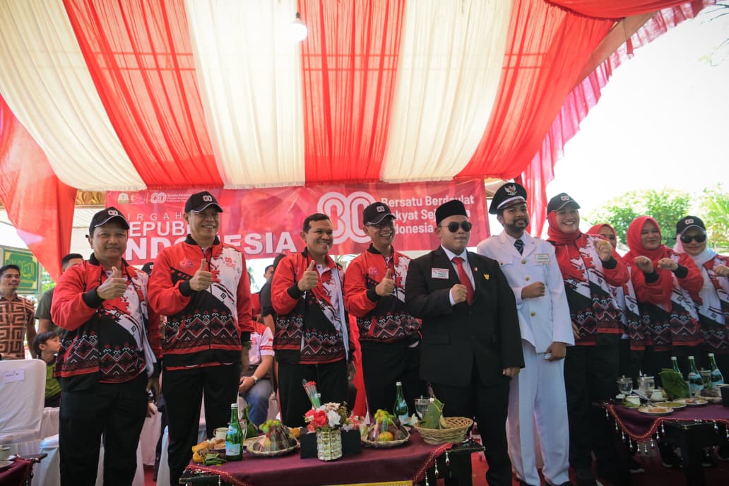 Wagub Aceh Fadhlullah Sambut Ribuan Peserta Pawai Budaya HUT ke-80 RI