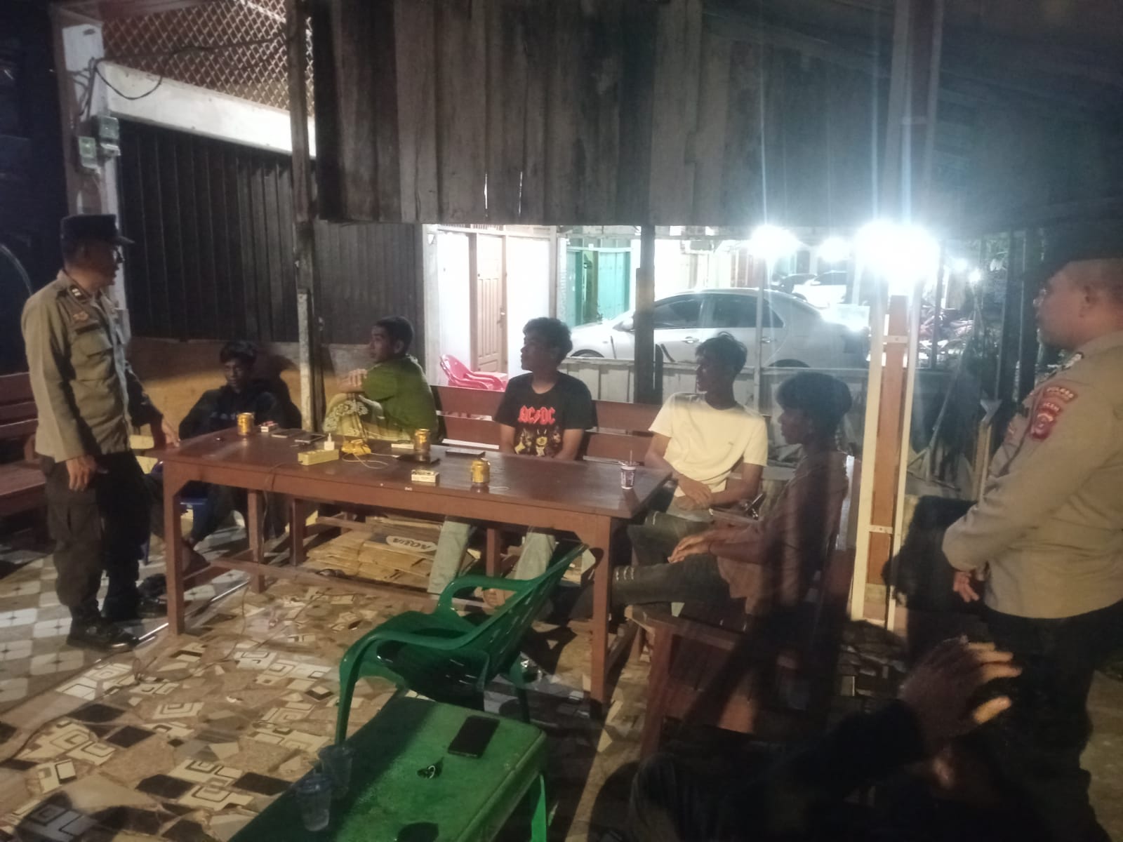 Personel Polsek Kluet Utara Laksanakan Patroli Malam Sosialisasi Bahaya Narkoba dan Judi Online