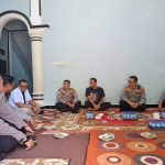 Kapolres Aceh Selatan Kunjungi dan Beri Dukungan Moril kepada Anggota yang Sedang Sakit