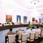 Presiden Pimpin Rapat Terbatas Bersama Wapres dan Sejumlah Menteri Bahas Isu dan Kondisi Terkini di Tanah Air