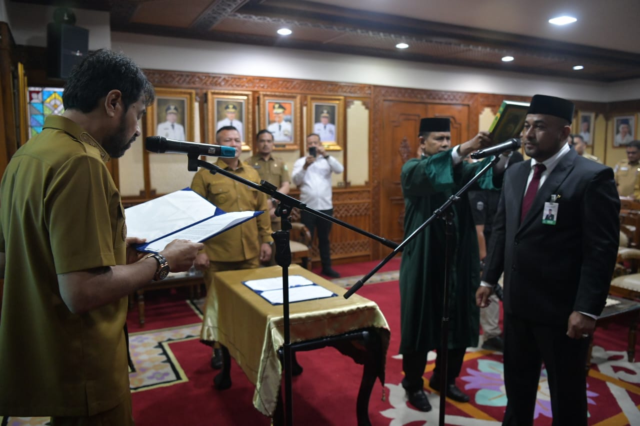 Gubernur Aceh Lantik Direktur Utama PT Bank Aceh Syariah