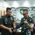 Lagi, Pangdam Iskandar Muda Terima dua pucuk senjata Api sisa konflik dari Warga