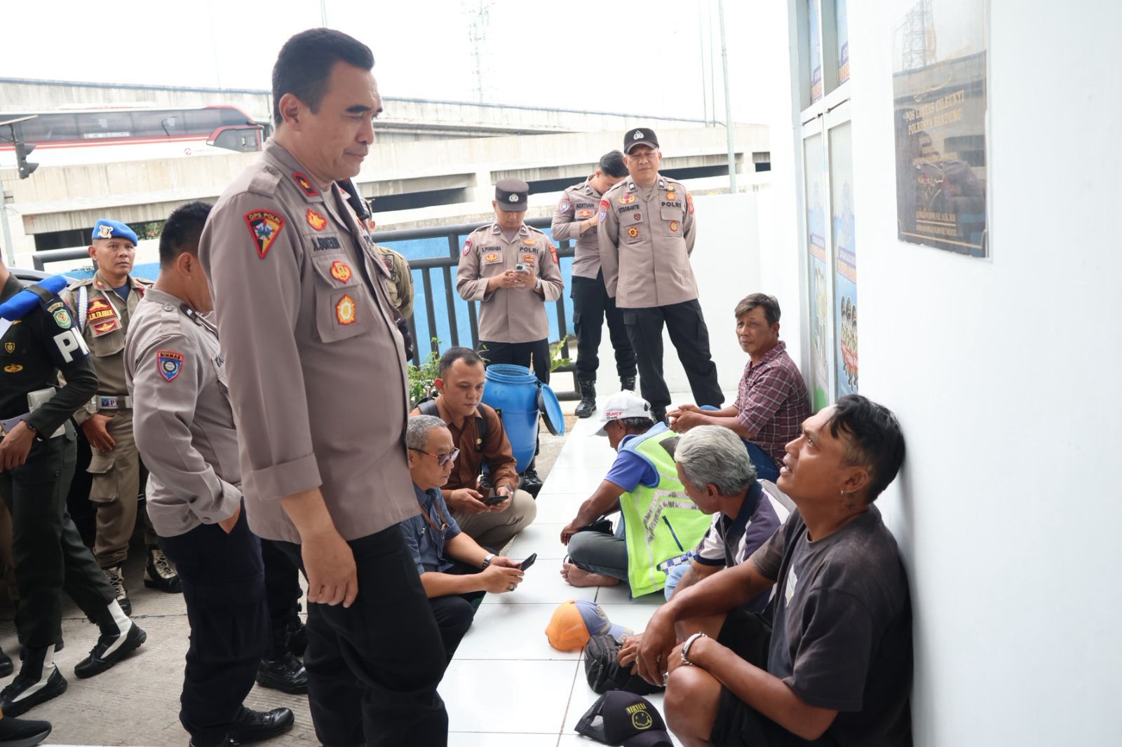 Polda Jabar Gelar Operasi Pemberantasan Premanisme di Cileunyi, 21 Orang Terjaring