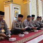 Polres Aceh Selatan Gelar Binrohtal Rutin, Personel Perkuat Iman dan Taqwa Lewat Yasinan