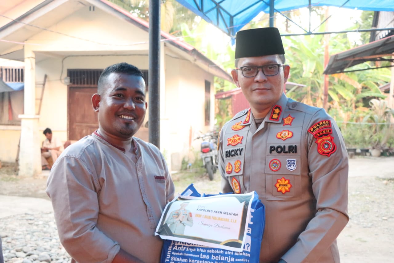 Wujud Empati, Kapolres Aceh Selatan Kunjungi Rumah Duka Nelayan yang Meninggal saat Melaut