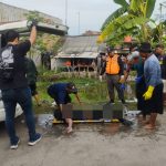 Polisi Evakuasi Temuan Mayat di Sungai Gempol dan Lakukan Penyelidikan