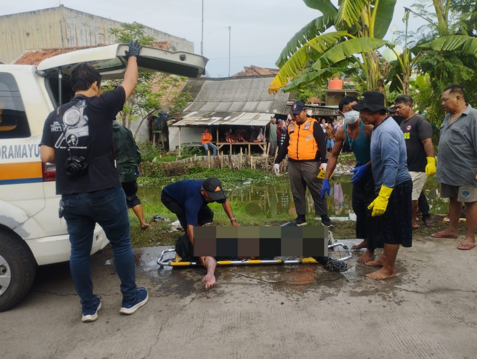 Polisi Evakuasi Temuan Mayat di Sungai Gempol dan Lakukan Penyelidikan