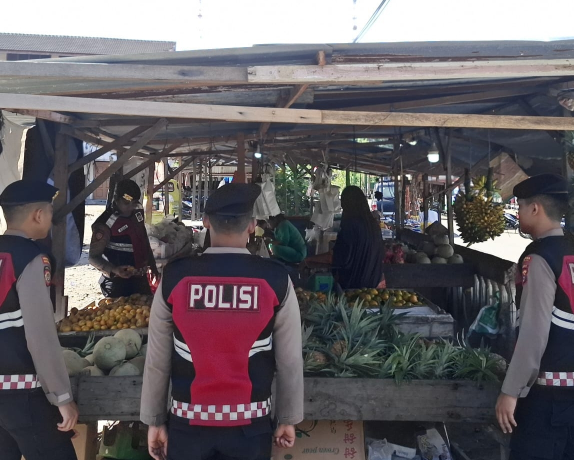 Personel Sat Samapta Polres Aceh Selatan Lakukan Patroli di Tempat Keramaian Jaga Kamtibmas Kondusif