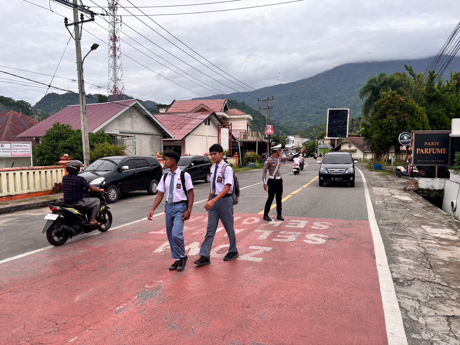 Sat Lantas Polres Aceh Selatan Gatur Pagi Pastikan Kelancaran Arus Lalu Lintas