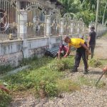 Polsek Meukek Gelar Gotong Royong Perkuat Kepedulian Lingkungan Melalui Jumat Bersih