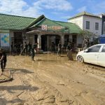 Pasca Banjir Bandang, Personel Kodim 0117/Aceh Tamiang Bersihkan Fasum bersama warga