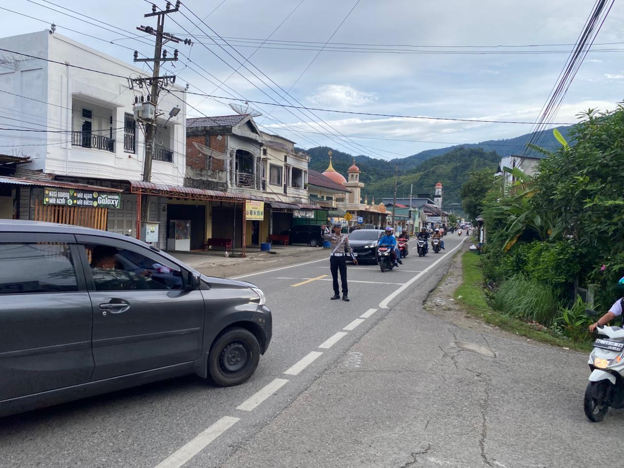 Sat Lantas Polres Aceh Selatan Konsisten Gelar Gatur Pagi, Wujudkan Lalin Tertib dan Lancar di Jam Sibuk