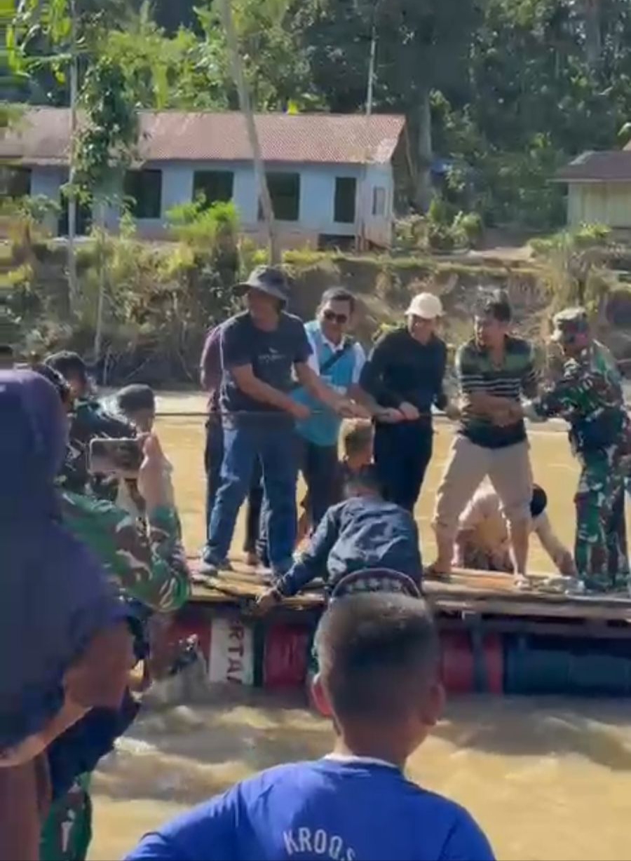 Hadapi Medan Berisiko, Wagub Aceh Tinjau Wilayah Banjir Terisolasi