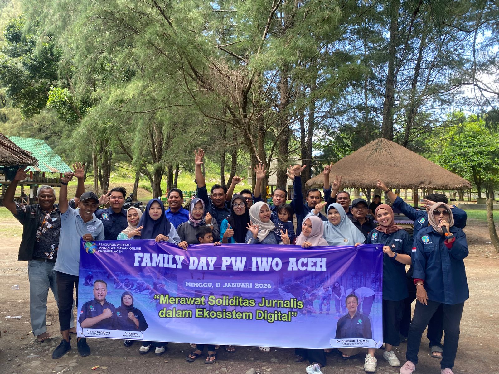 Permainan Sarung Berantai Meriahkan Family Day PW IWO Aceh 2026